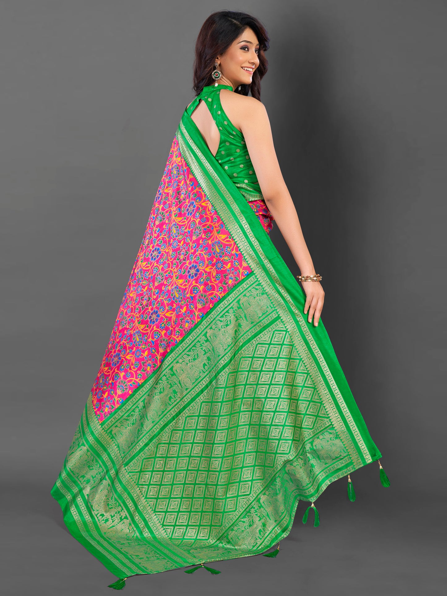 Women's Cotton Blend Pink Printed Designer Saree With Blouse Piece