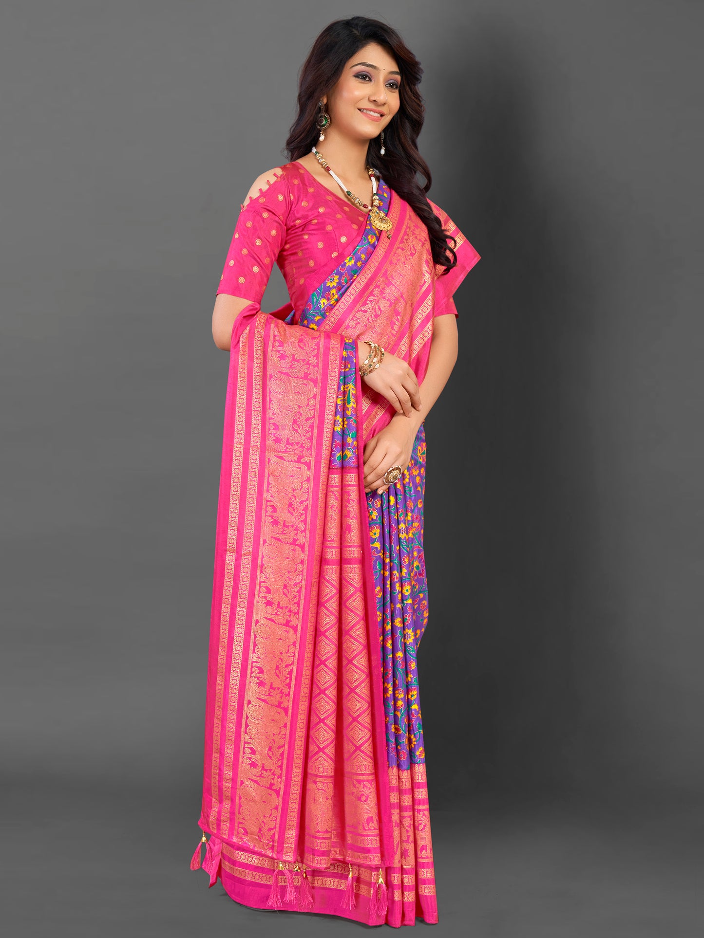Women's Cotton Blend Lavendar Printed Designer Saree With Blouse Piece
