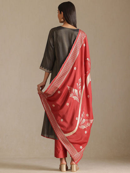 Dhiyona SO Women's Floral Embroidered Notch Neck A-Line Kurta With Trousers And Dupatta