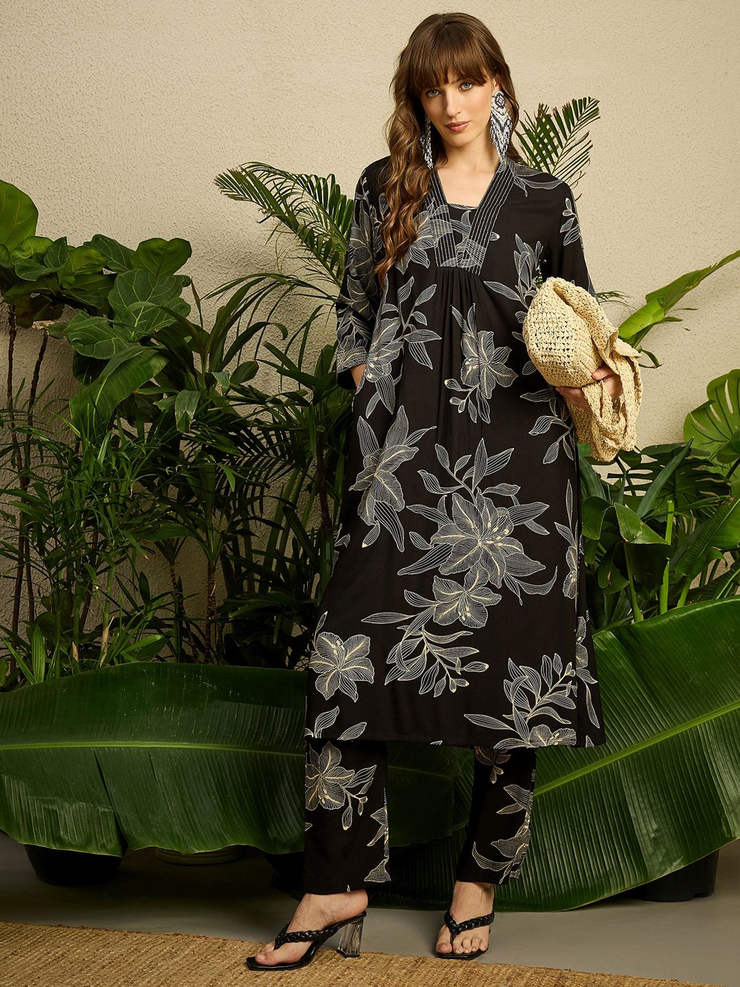 Women Black Viscose Rayon Floral Printed Regular Kurta with Trousers Set