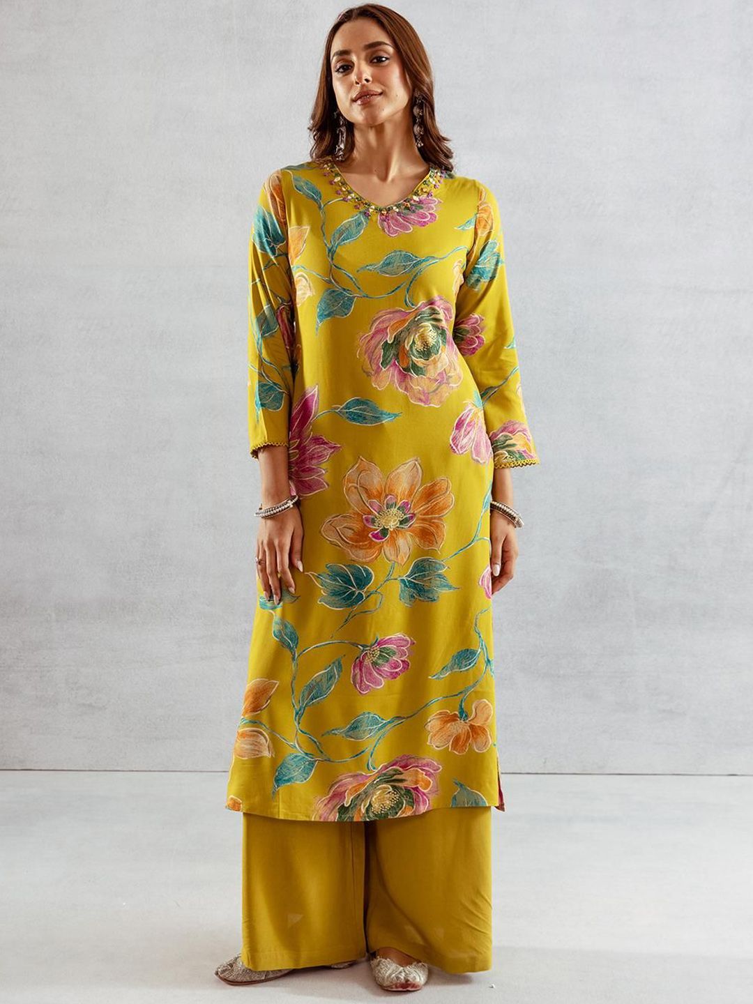 Dhiyona IS Women's Floral Printed V-Neck Kurta With Palazzo