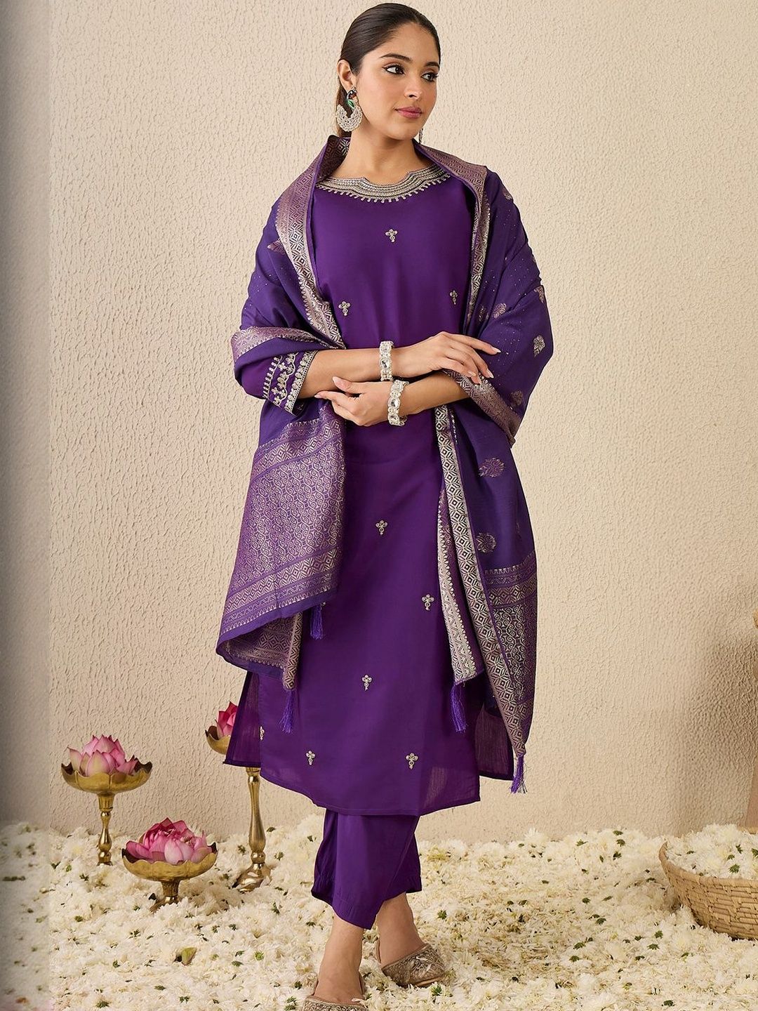 Dhiyona IE Women Ethnic Motifs Embroidered Regular Kurta with Patiala & Dupatta