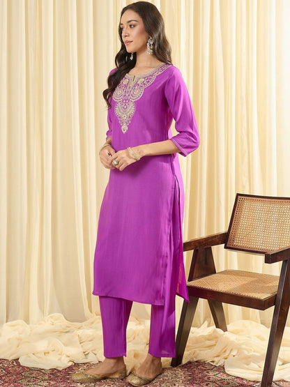 Women Ethnic Motifs Embroidered Regular Thread Work Kurta with Trousers