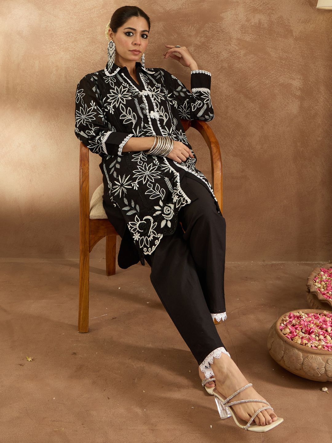 Dhiyona IE Women Floral Embroidered Regular Thread Work Pure Cotton Kurta with Trousers