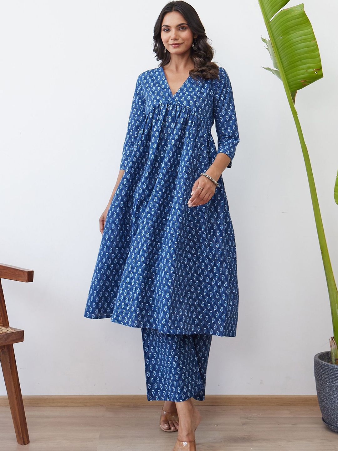 Dhiyona IE Printed V-Neck Pure Cotton A-Line Tunic With Palazzo