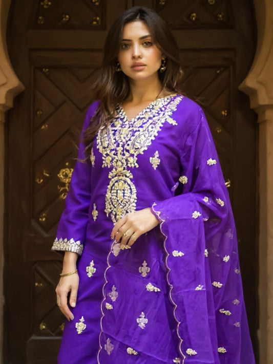 Dhiyona IE Women's Women Ethnic Motifs Embroidered Kurta with Trousers & Dupatta