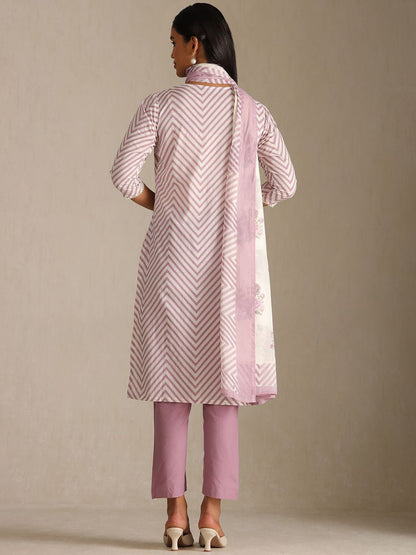 Dhiyona SO Women's Women Floral Embroidered Pure Cotton Kurta & Trousers With Floral Dupatta