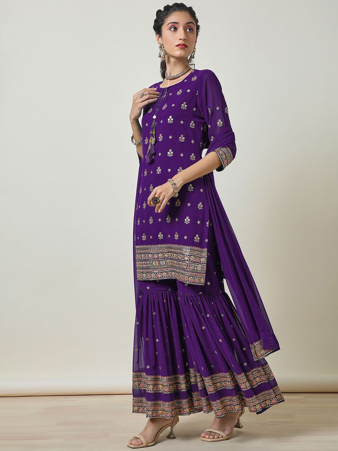 Dhiyona SO Women's Women Floral Printed Regular Thread Work Kurta with Sharara & With Dupatta