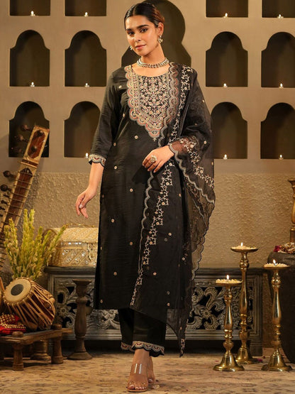 Dhiyona IE Women's Ethnic Motifs Embroidered Kurta With Trousers & Dupatta