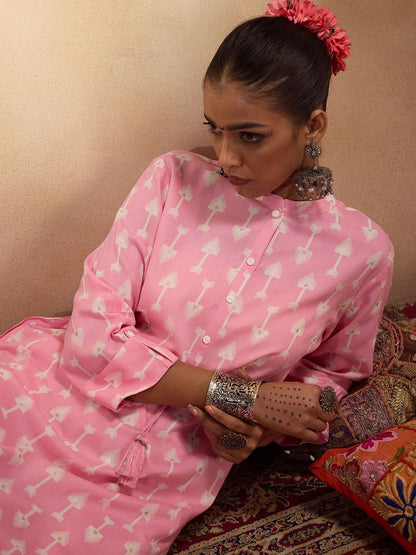 Dhiyona IE Pink and White Mandarin Collar Geometric Printed Straight Kurta