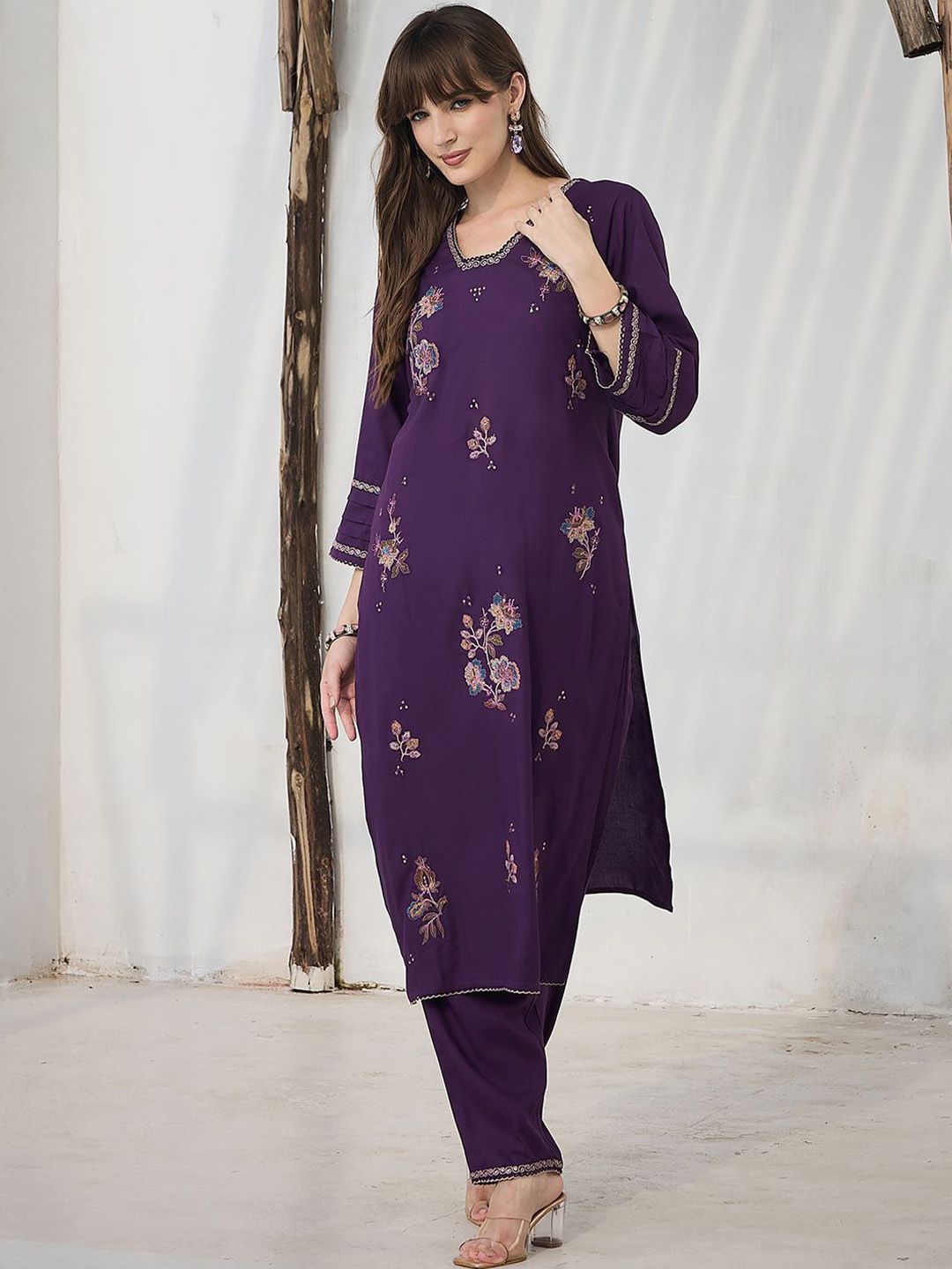 Floral Embroidered Square Neck Thread Work Straight Kurta & Trousers