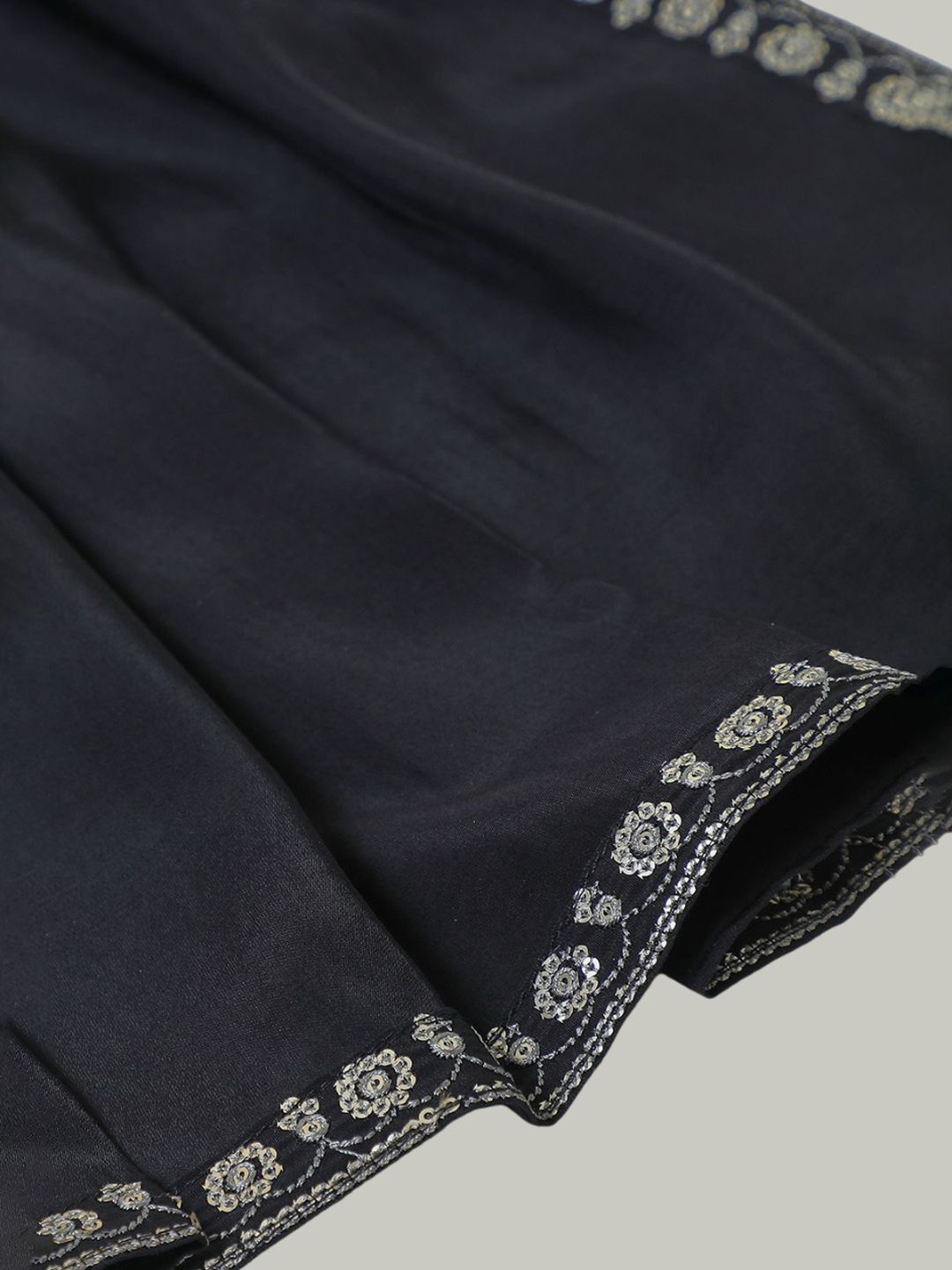 Dhiyona SO Women's Women Floral Embroidered Regular Sequinned Kurta with Trousers & With Dupatta