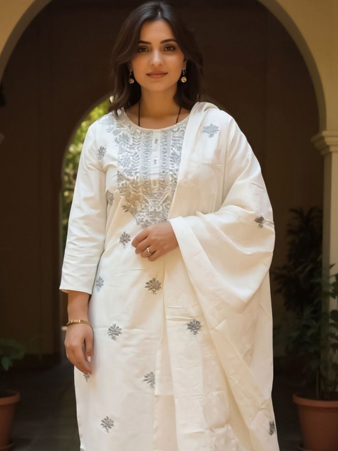 Women Ethnic Motifs Embroidered Regular Thread Work Pure Cotton Kurta with Trousers & With Dupatta