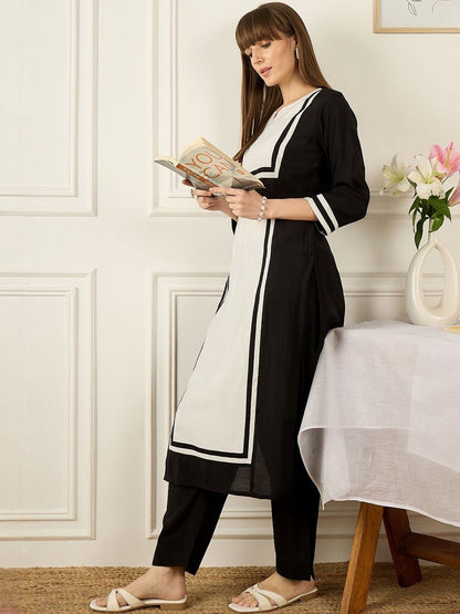 Dhiyona IE Colourblocked Round-Neck Three-Quarter Sleeves Tunic And Trousers