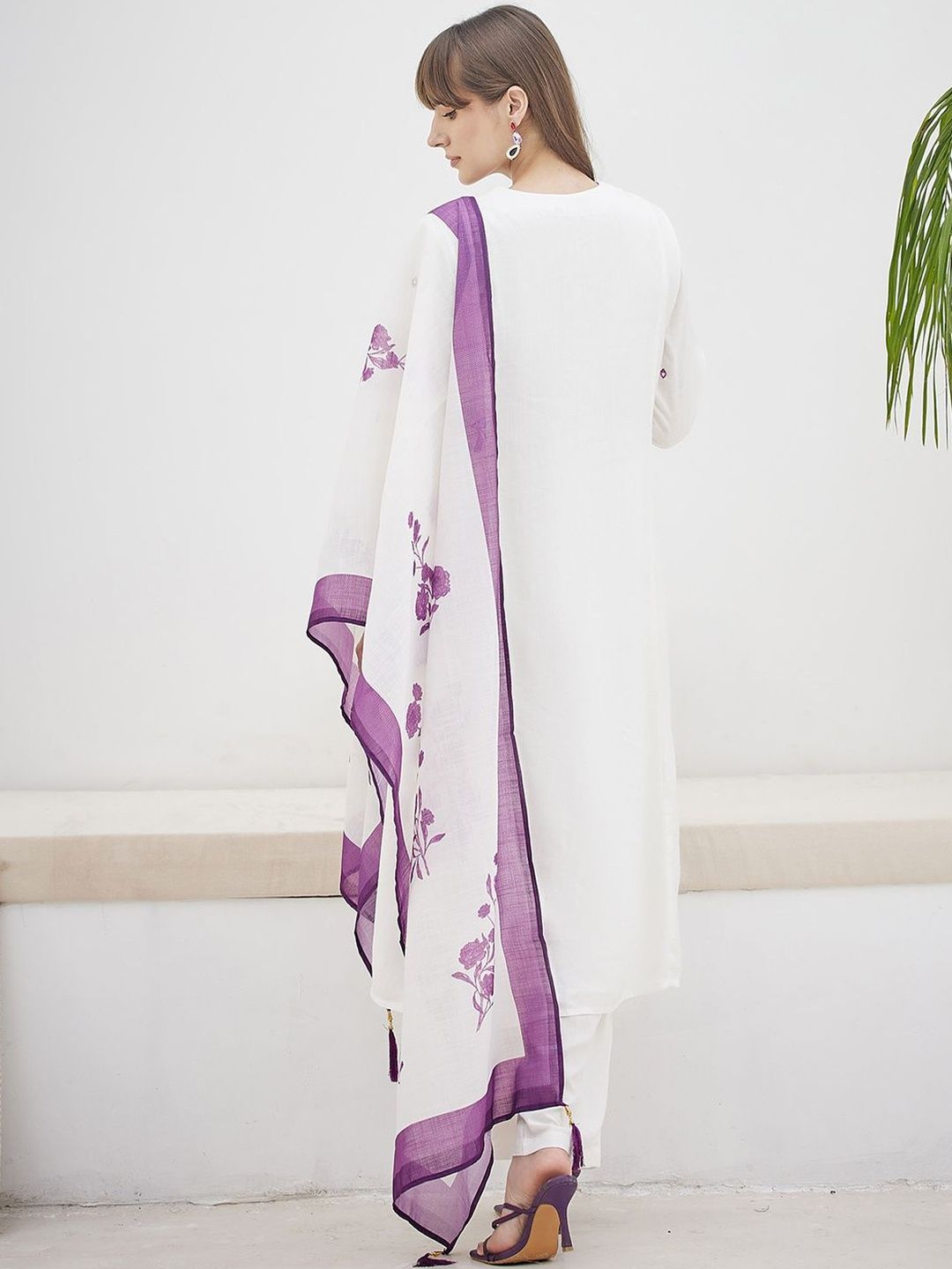 Women Floral Embroidered Thread Work A-Line Kurta & Trousers With Dupatta