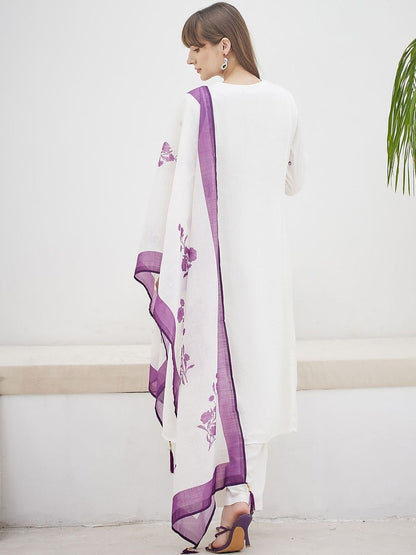 Women Floral Embroidered Thread Work A-Line Kurta & Trousers With Dupatta