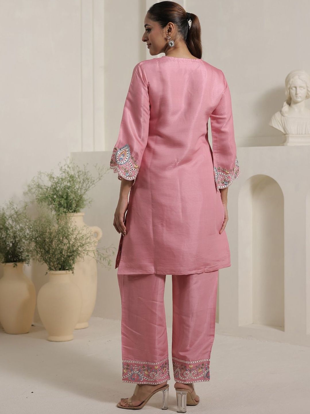 Women Floral Embroidered Regular Thread Work Kurta with Palazzos