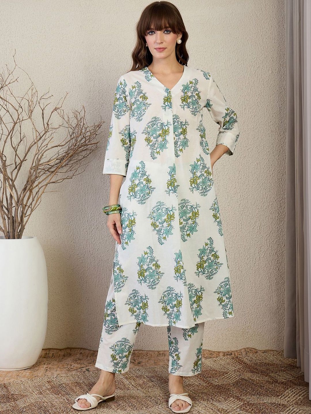Women Floral Printed Regular Pure Cotton Kurta with Trousers