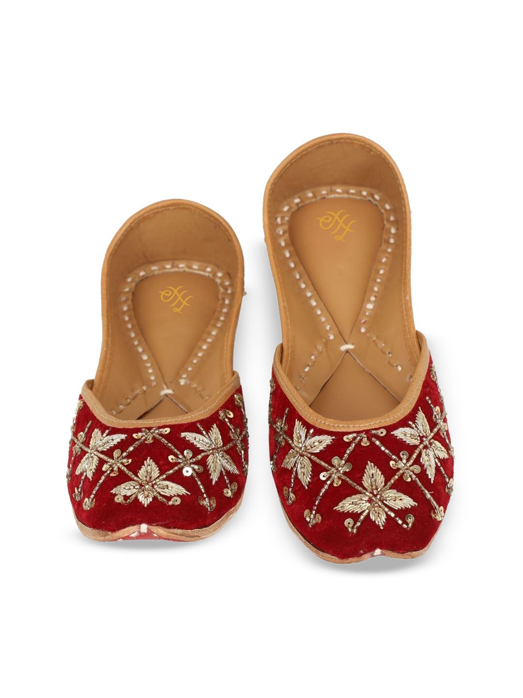 Dhiyona HOP Women Embellished Mojaris Round Toe Flats
