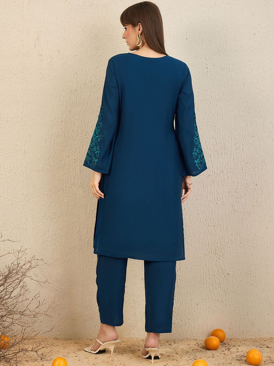 Ethnic Motifs Embroidered Thread Work Kurta With Trousers