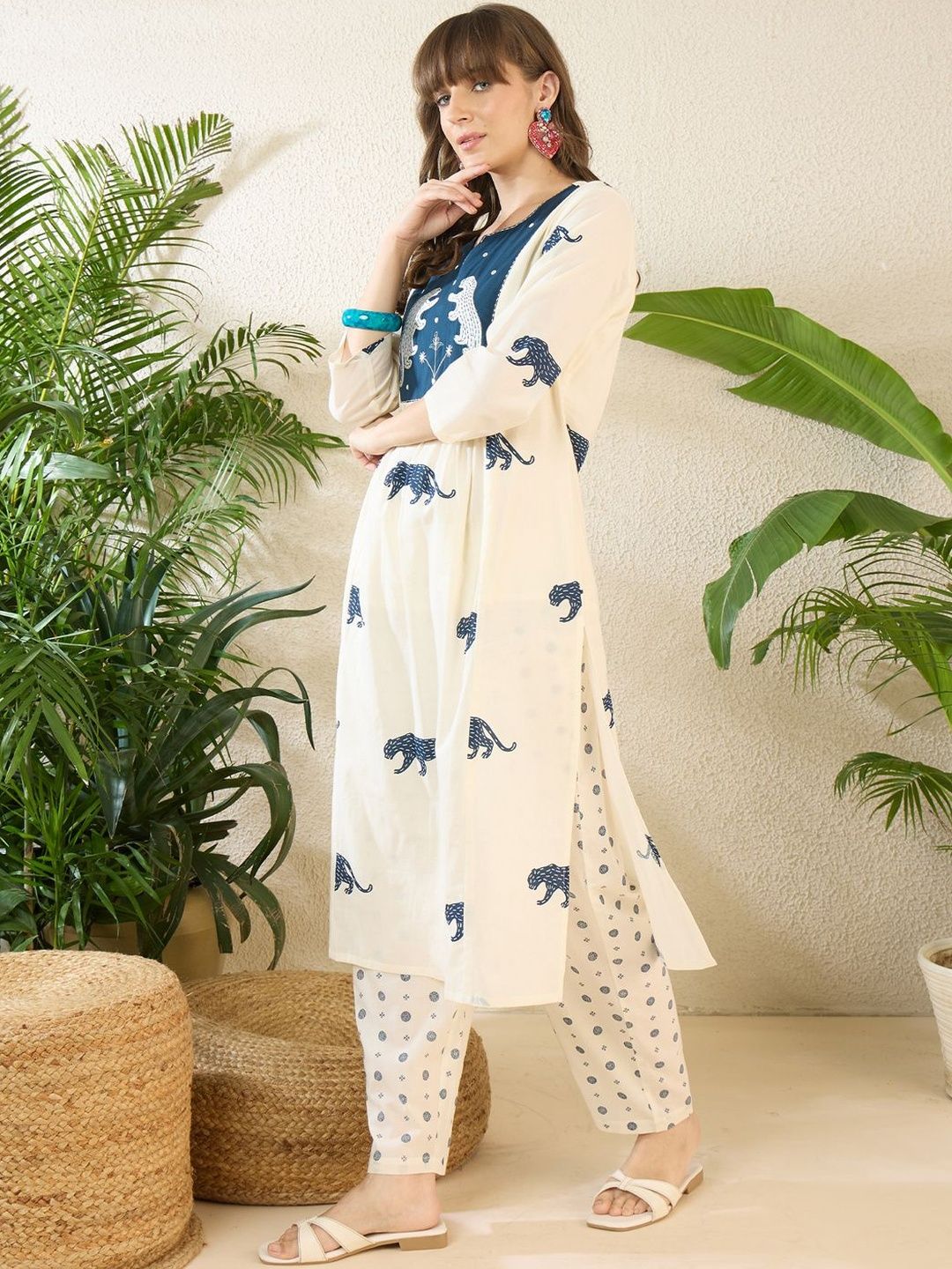 Women Animal Embroidered Panelled Thread Work Pure Cotton Kurta with Trousers