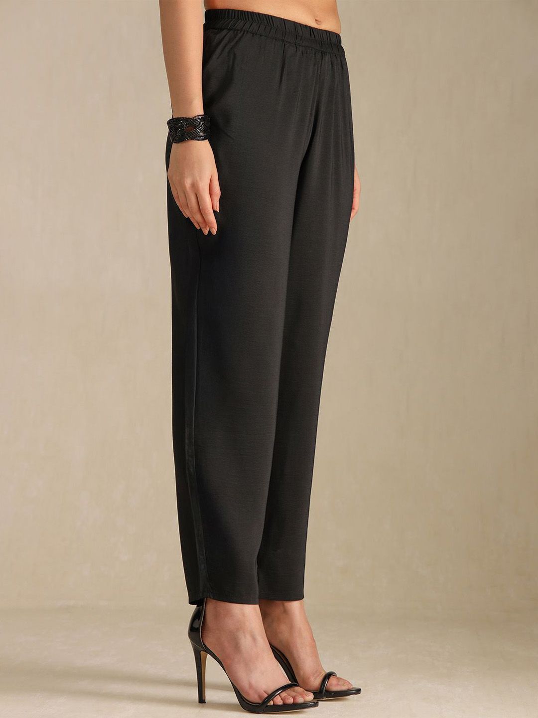 Dhiyona SO Women's Geometric Embroidered Sequinned Straight Kurta With Trousers & Dupatta