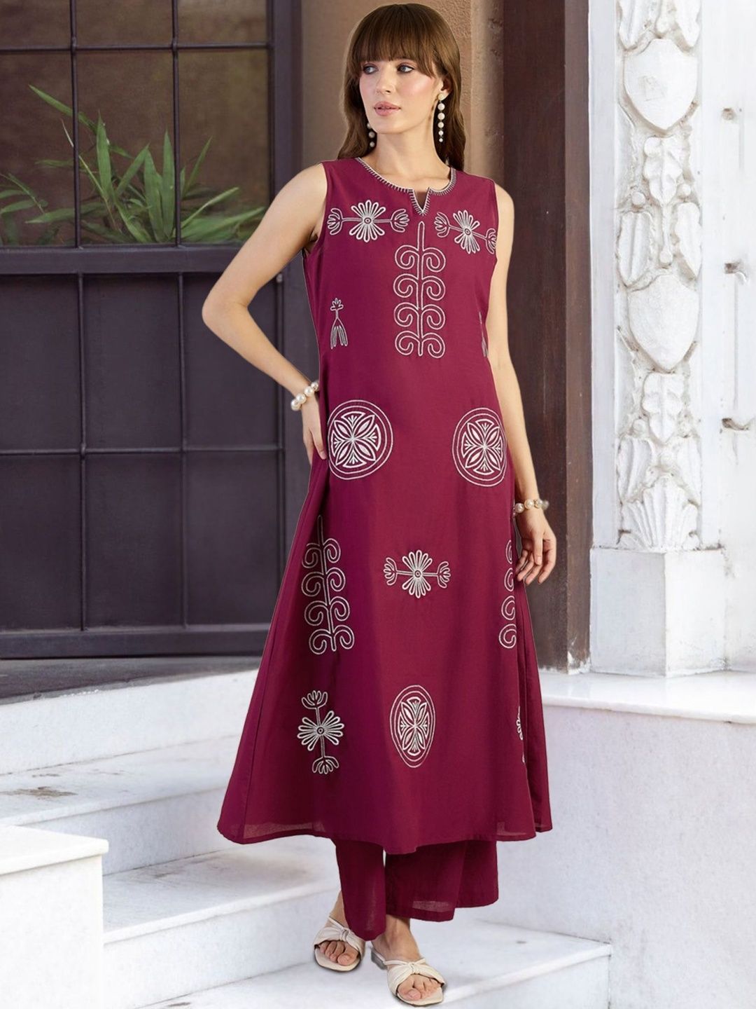 Women Ethnic Motifs Embroidered Regular Thread Work Pure Cotton Kurta with Trousers