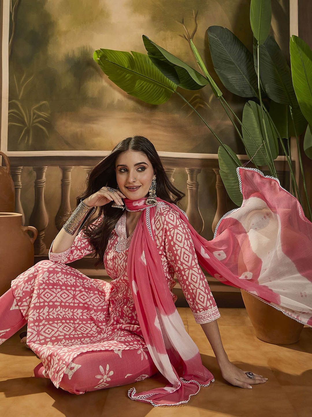 Dhiyona SN Women's Floral Printed V Neck Straight Kurta Trouser With Dupatta
