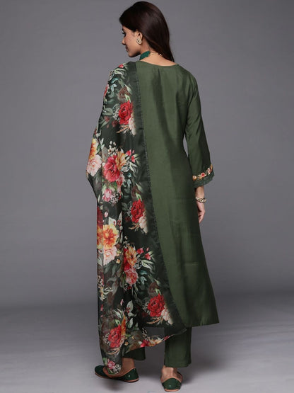 Women Floral Embroidered Thread Work Kurta with Trousers & Dupatta