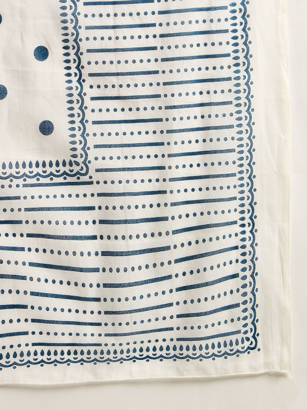 Dhiyona IE Women Off White Kurta Sets