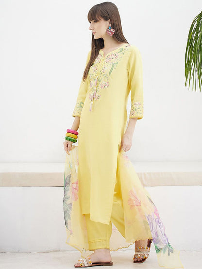 Floral Embroidered Straight Thread Work Kurta With Trousers & Dupatta