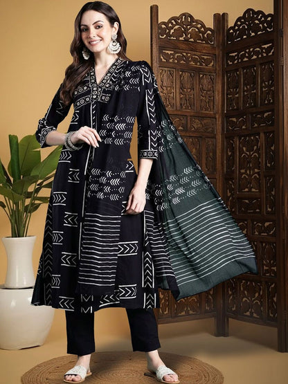 Women Printed Empire Thread Work Pure Cotton Kurta with Trousers & With Dupatta