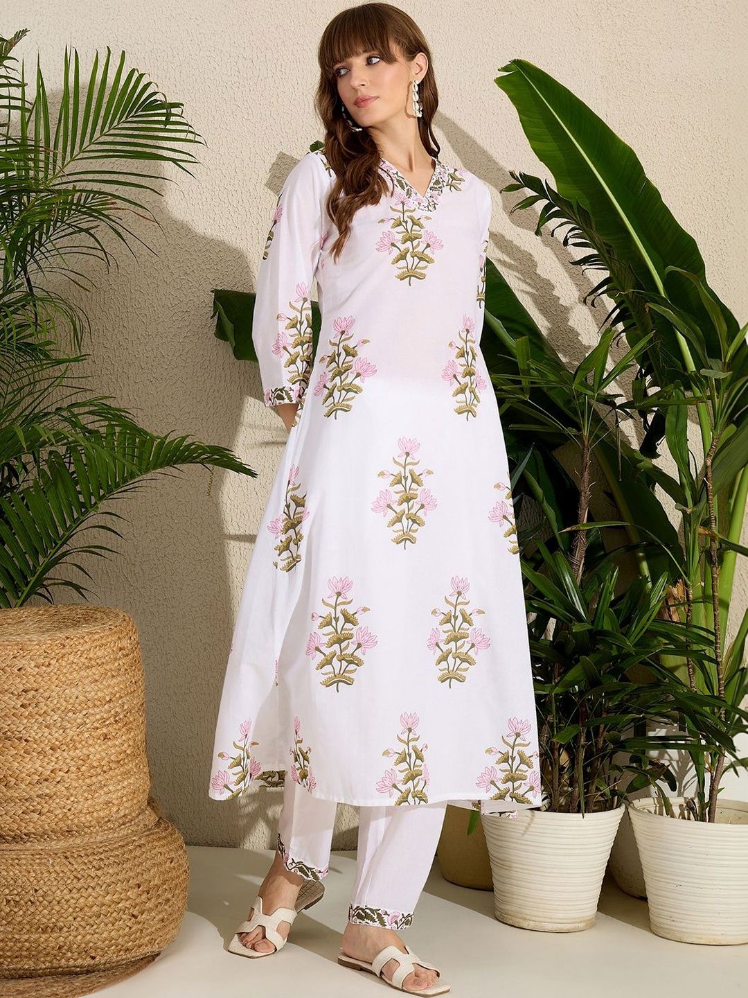 Women Floral Printed Regular Pure Cotton Kurta with Trousers