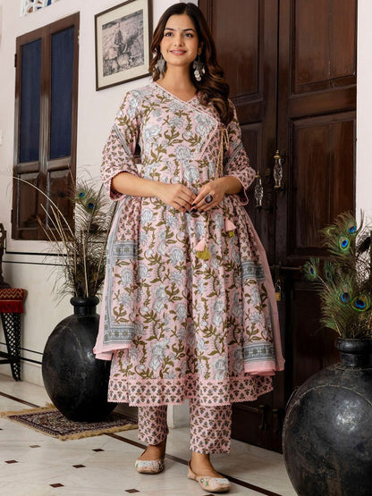 Dhiyona IE Women Floral Printed Regular Beads and Stones Pure Cotton Kurta with Trousers & With Dupatta