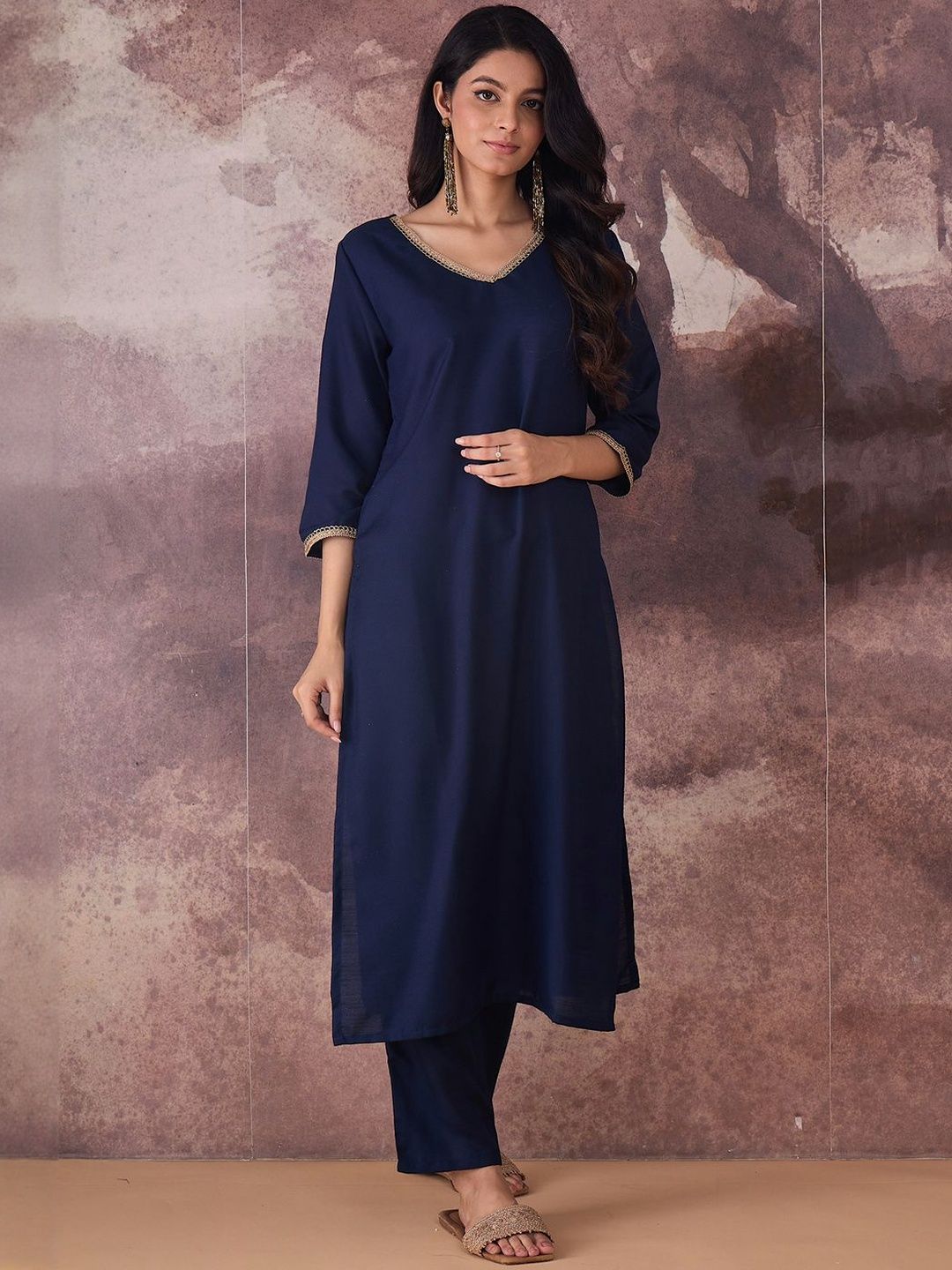 Dhiyona IE V-Neck Top With Trousers