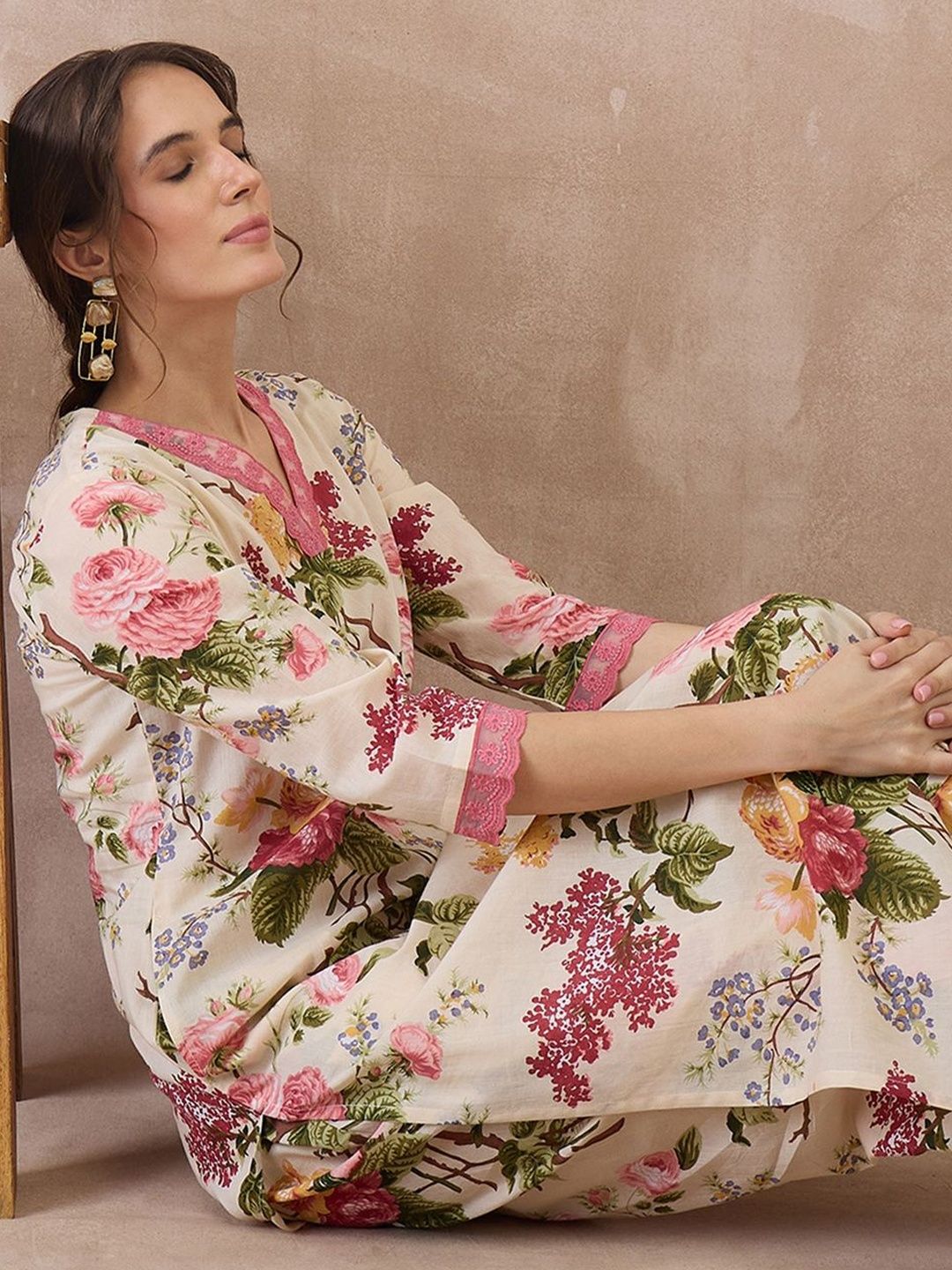 Women Floral Printed Regular Pure Cotton Kurta with Trousers