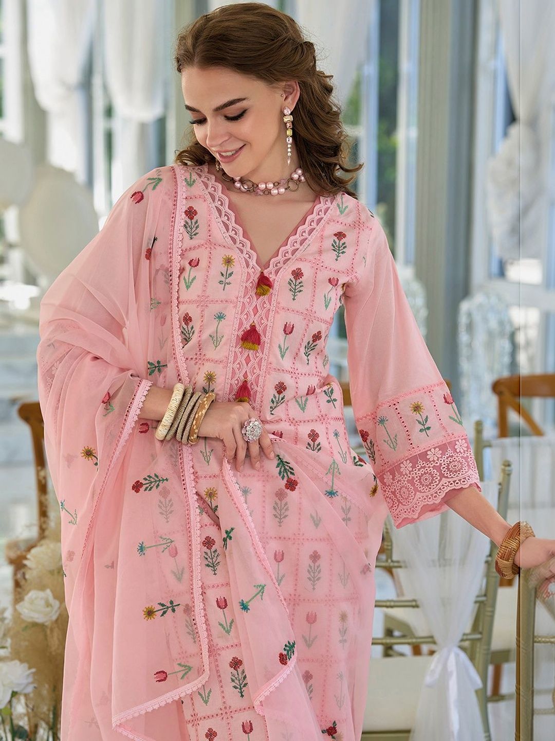 Women Floral Embroidered Regular Thread Work Pure Cotton Kurta with Trousers & With Dupatta