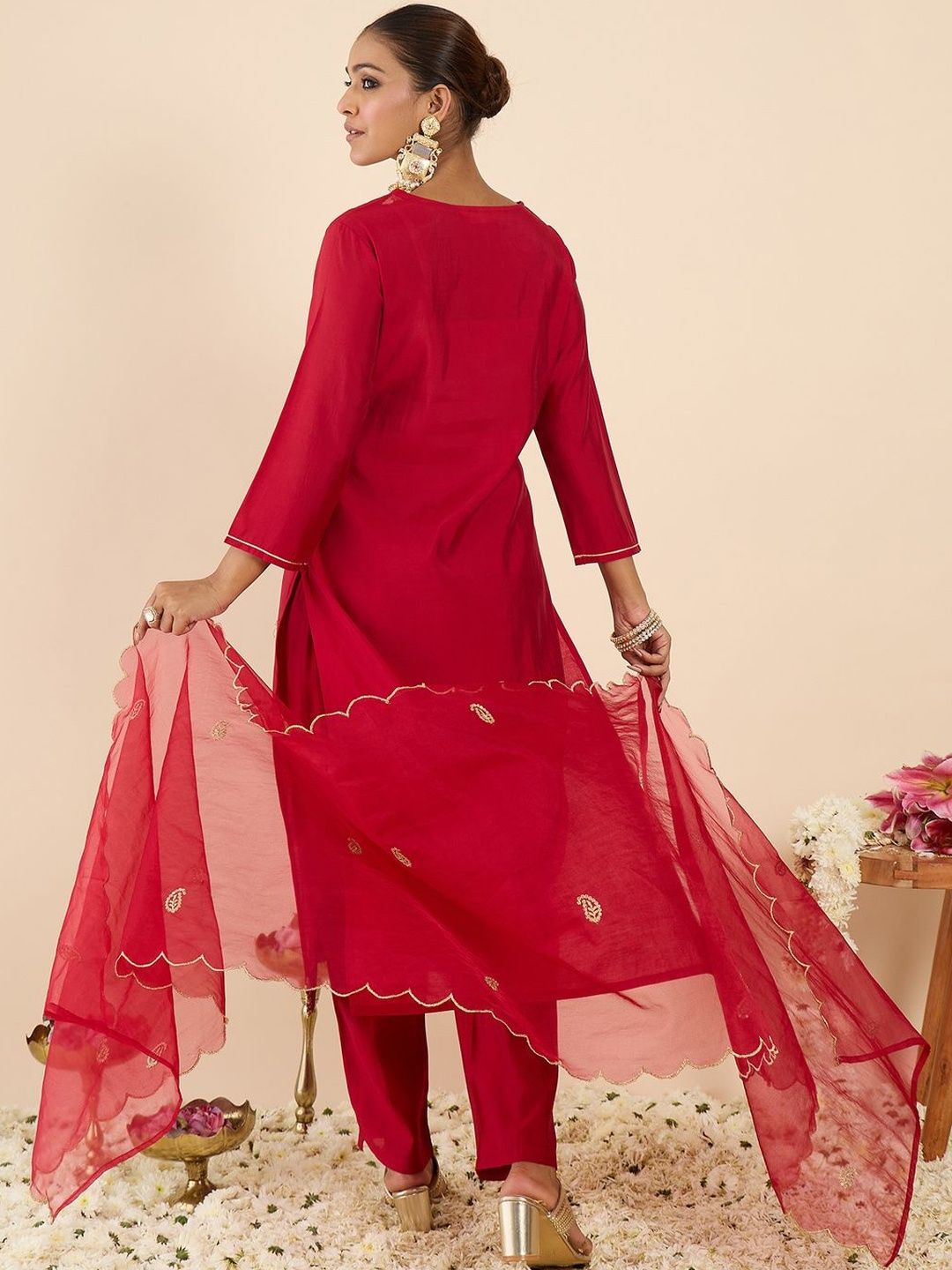 Women Ethnic Motifs Embroidered Regular Thread Work Kurta with Trousers & With Dupatta