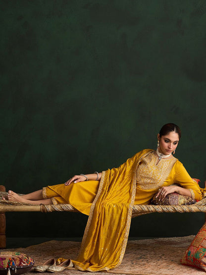 Ethnic Motifs Embroidered Kurta With Trousers & Dupatta