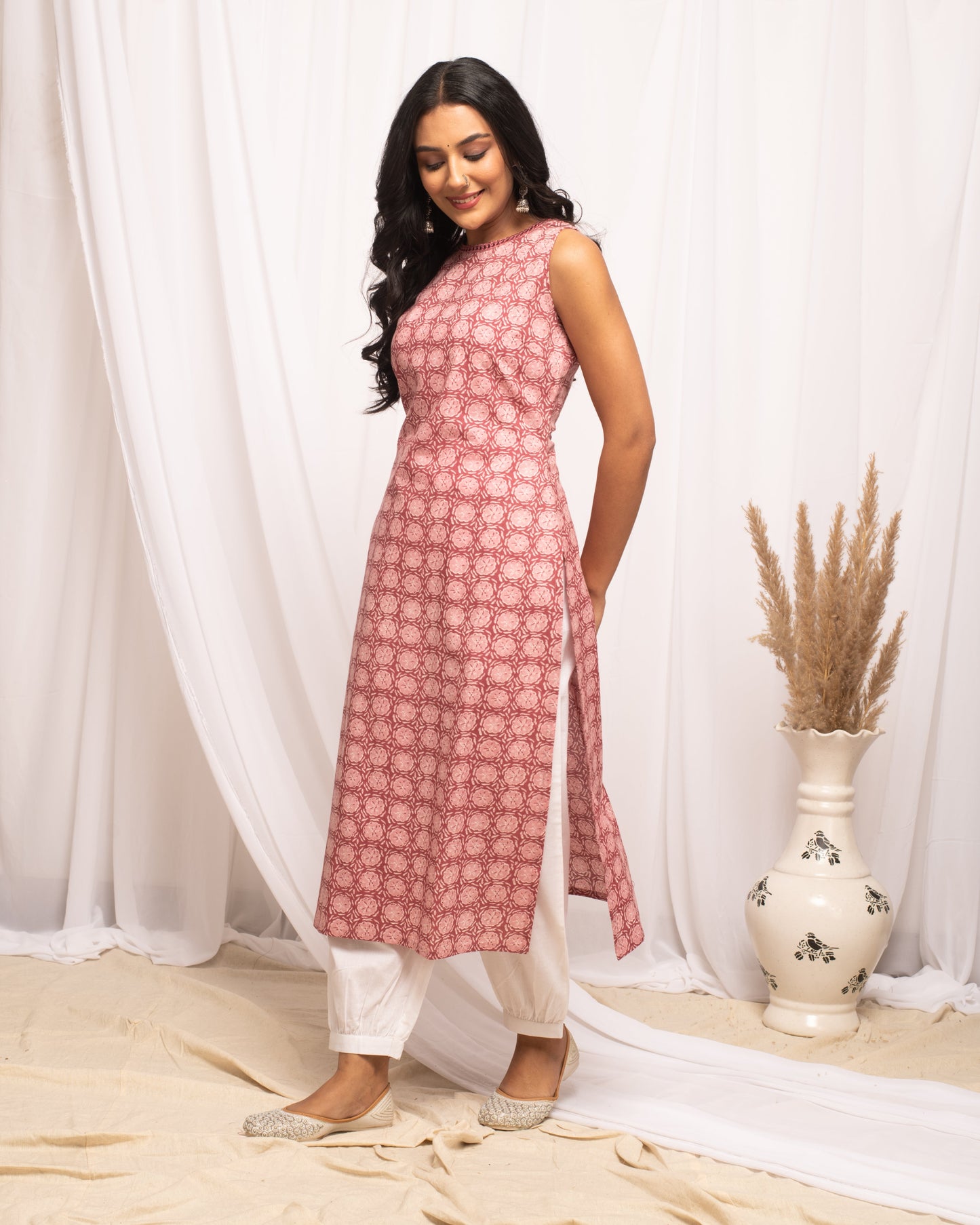 Women's Floral Printed Pink Cotton Straight Kurta
