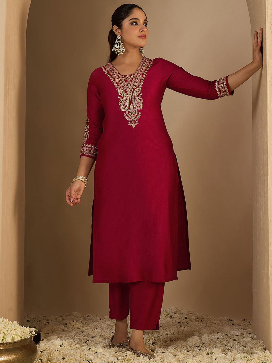 Dhiyona IE Women's Women Ethnic Motifs Embroidered Regular Liva Straight Kurta with Trousers