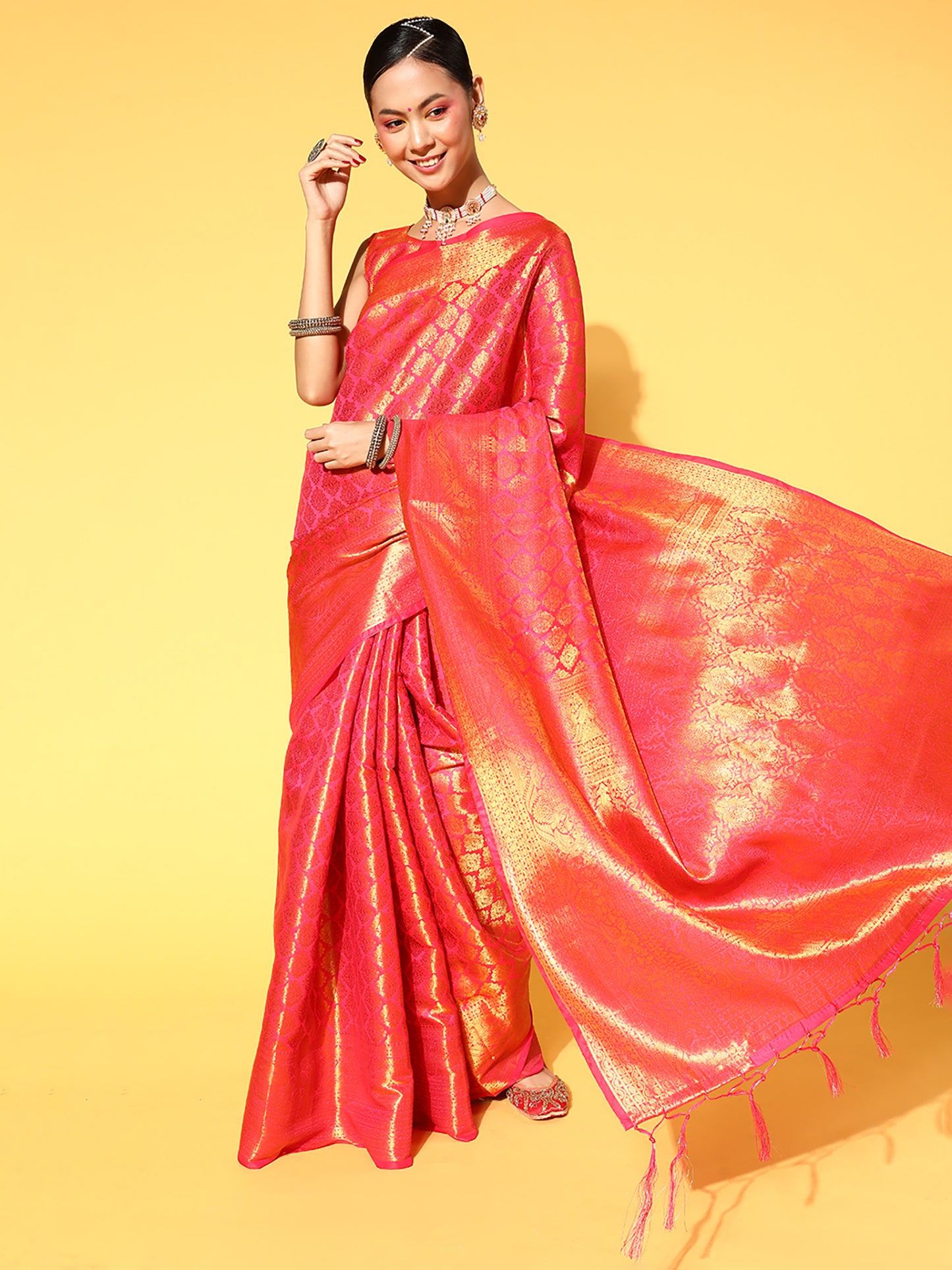 Women's Silk Blend Pink Woven Design Celebrity Saree With Blouse Piece