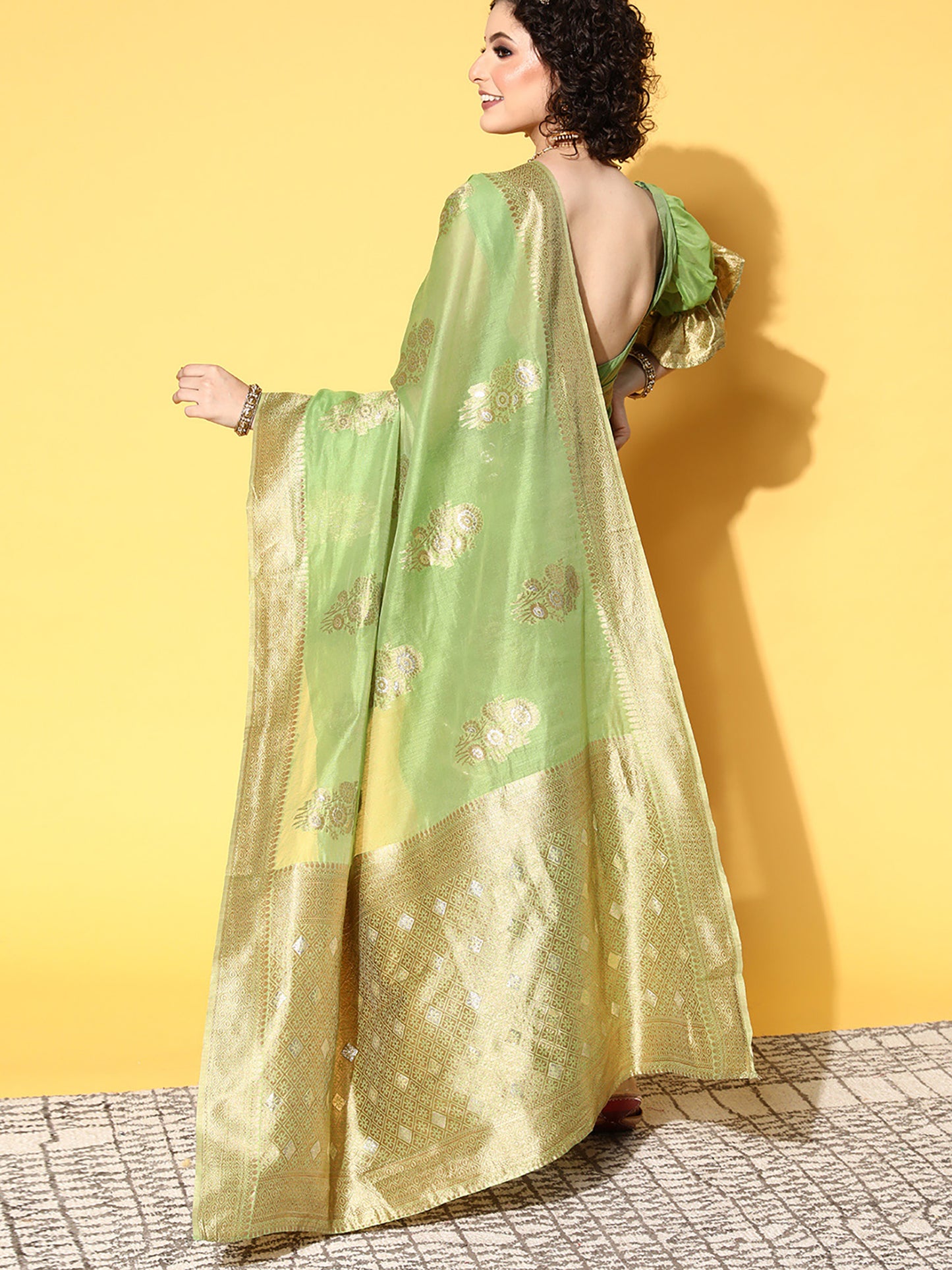 Women's Cotton Blend Green Woven Design Celebrity Saree With Blouse Piece