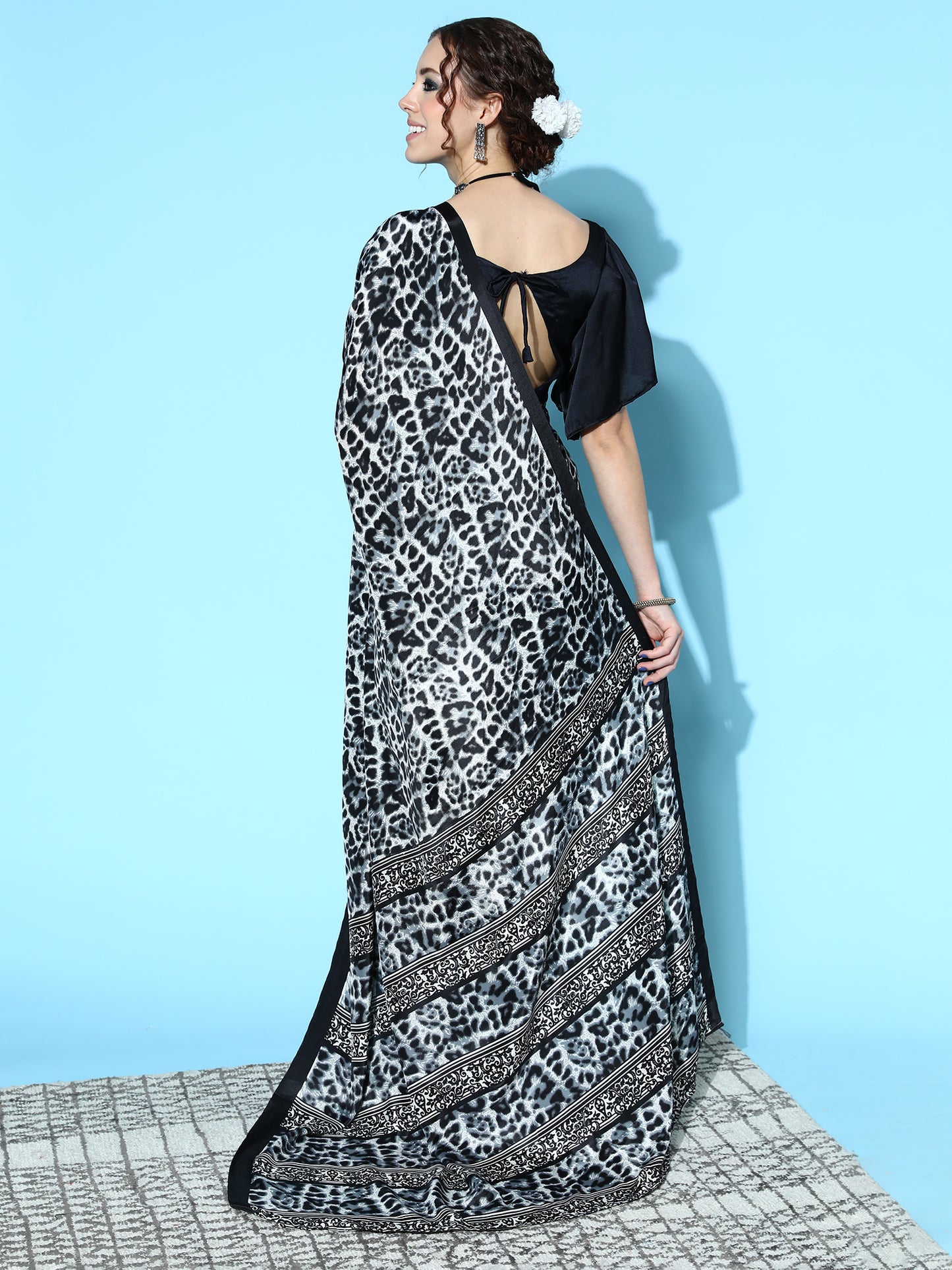 Women's Crepe Black Digital Print Designer Saree With Blouse Piece