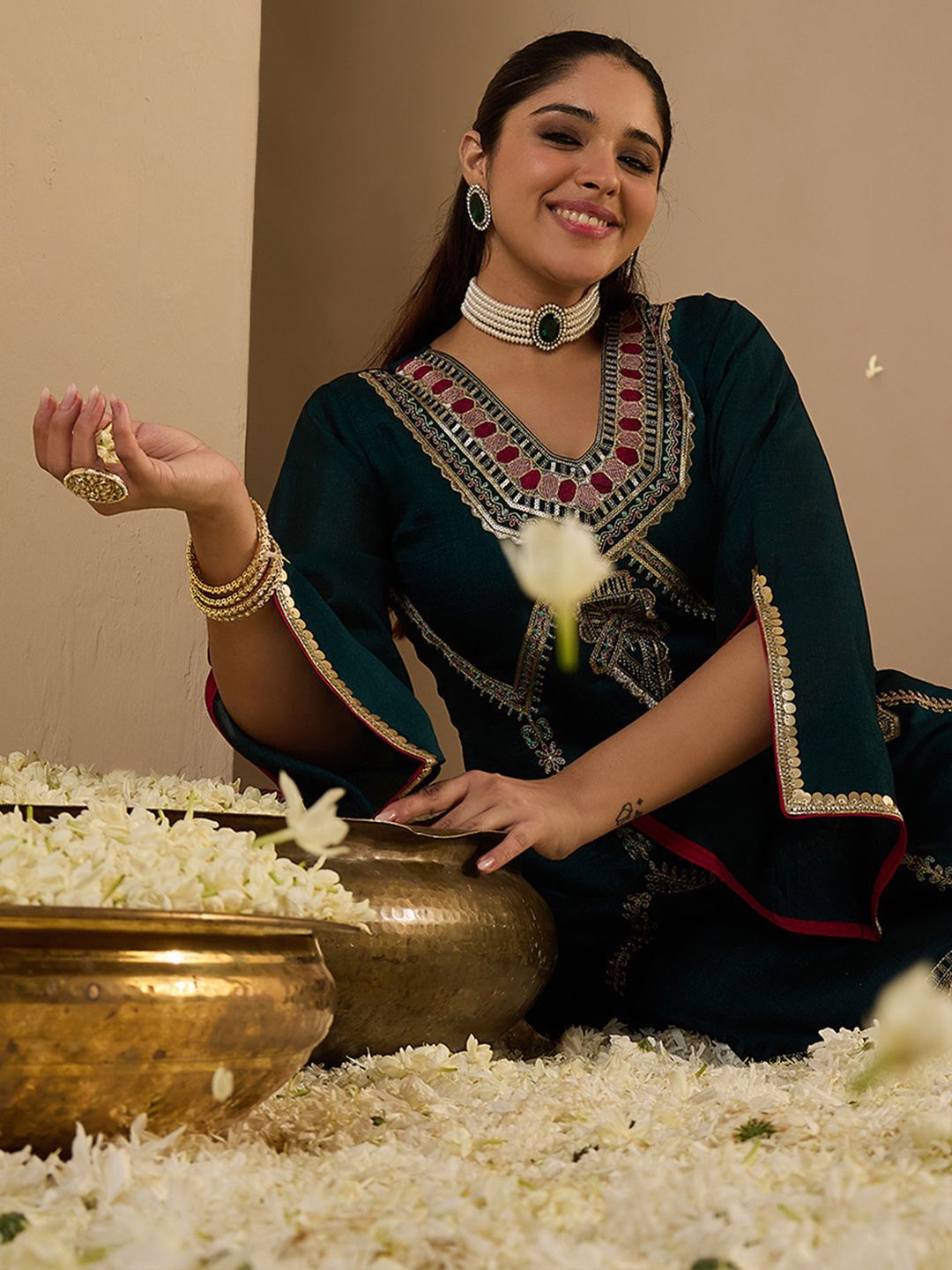 Women Ethnic Motifs Printed Kurta with Trousers