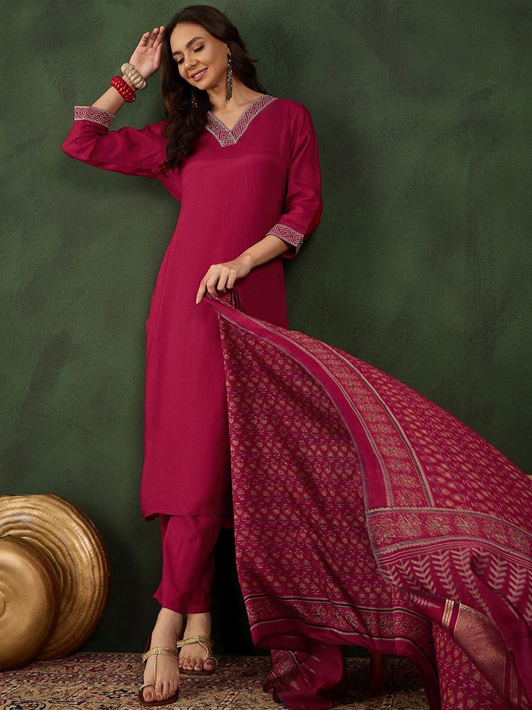 Dhiyona SN Women's V-Neck Thread Work Straight Kurta With Trousers & Dupatta