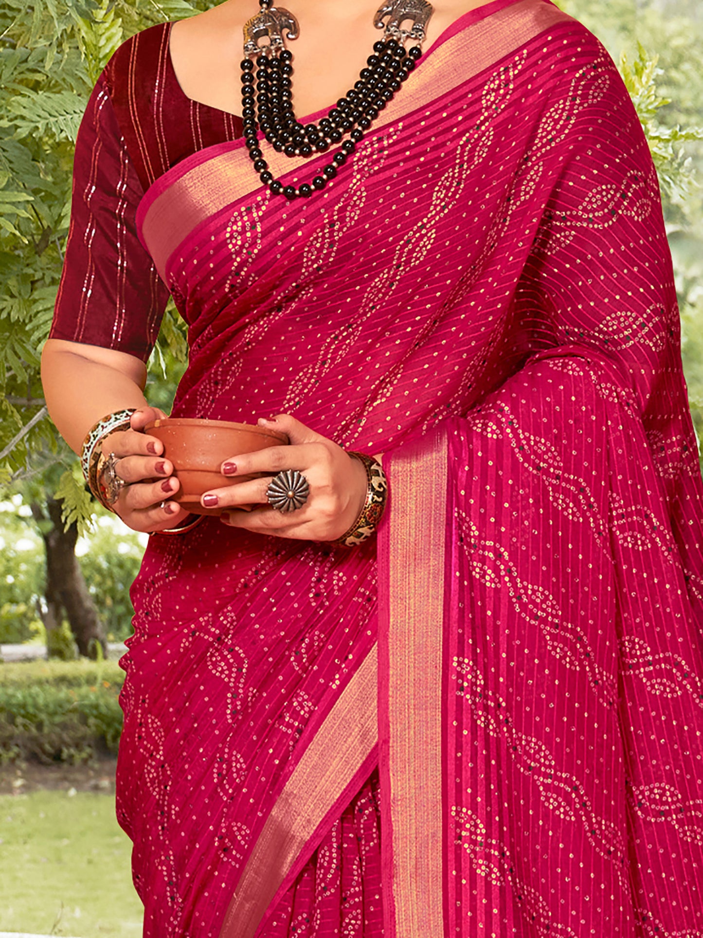 Women's Cotton Blend Pink Printed Designer Saree With Blouse Piece