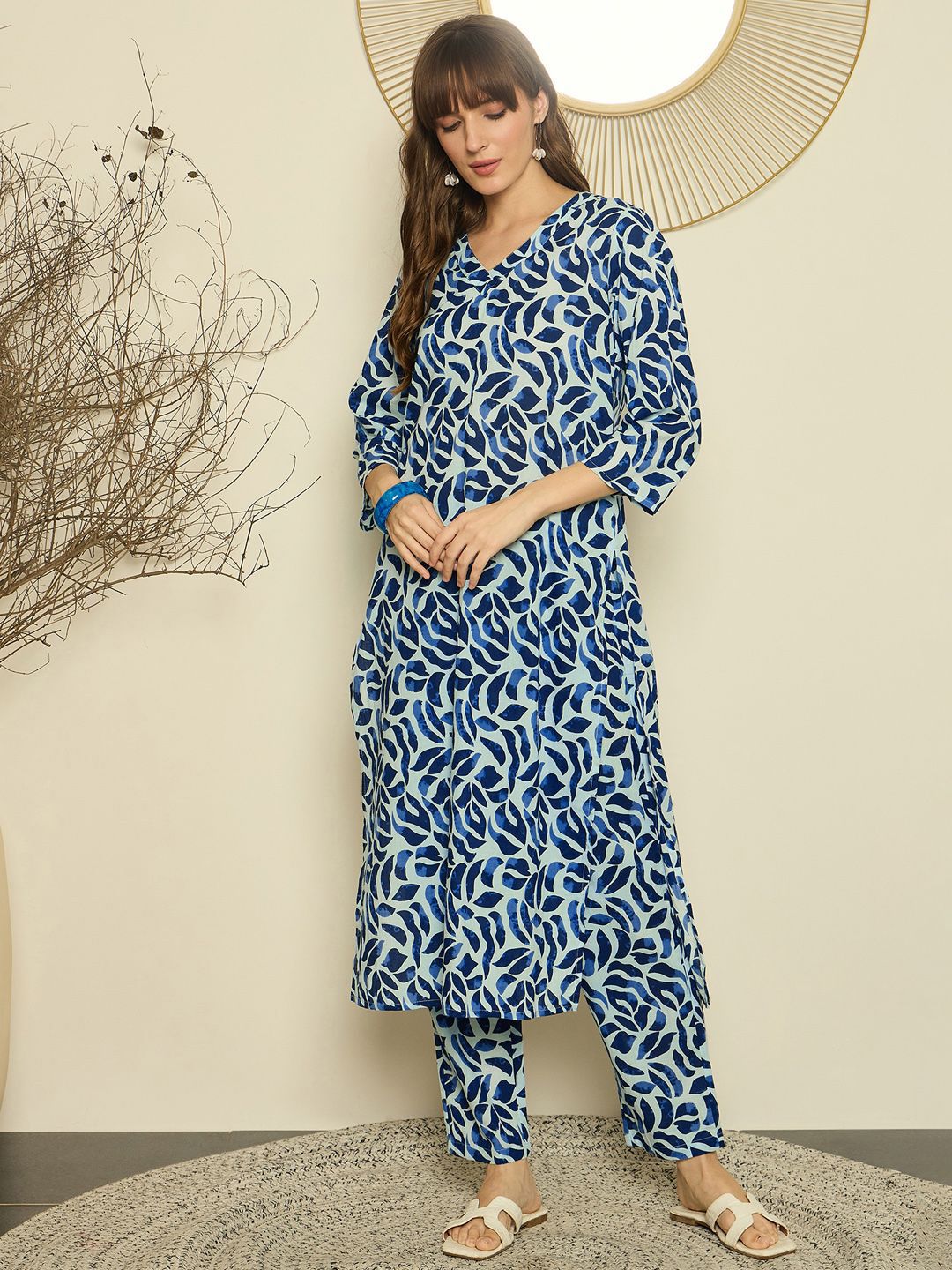 Floral Printed V-Neck Sequinned Pure Cotton Kurta With Trousers