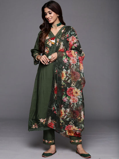 Women Floral Embroidered Thread Work Kurta with Trousers & Dupatta