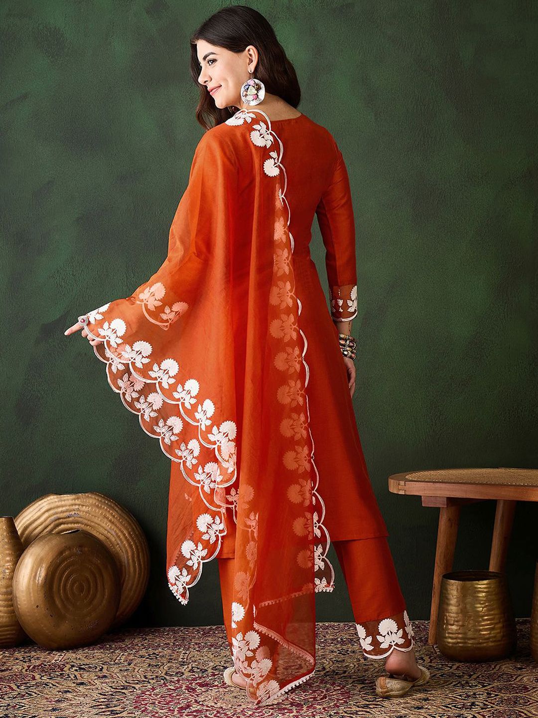 Dhiyona SN Women's Embroidered Thread Work Notch Neck Straight Kurta & Trousers With Dupatta